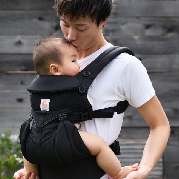 Porte bébé Omni Classic Onyx black
