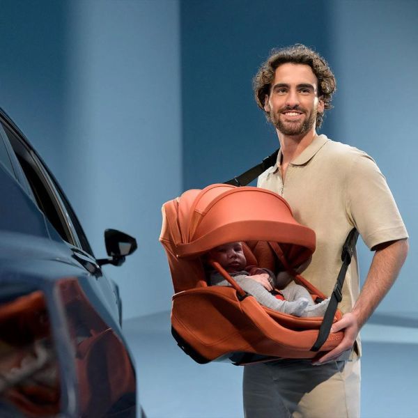 Siège auto Coral Slide pro Oak Truffle avec base