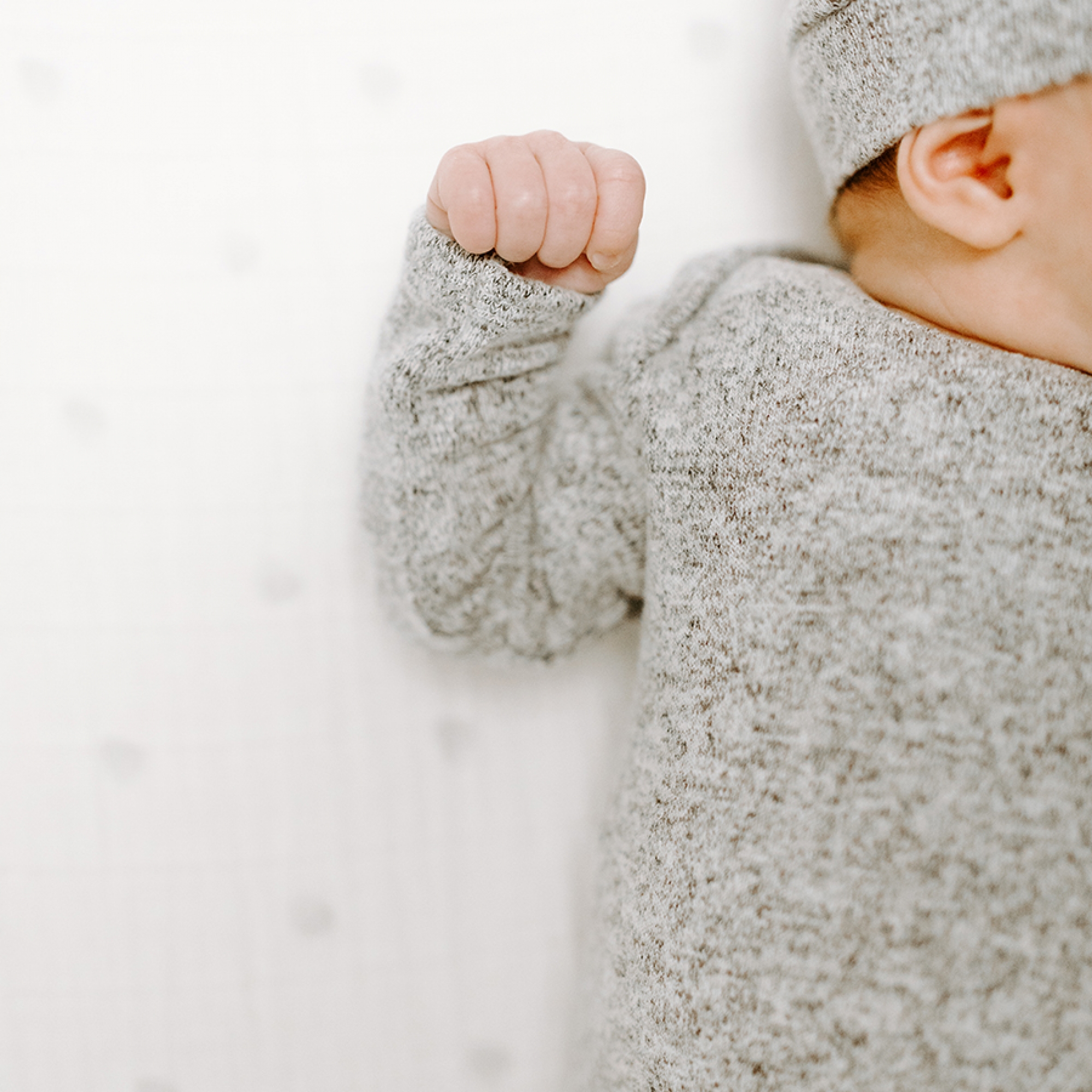 Aden Anais Coffret Naissance Bonnet Et Pyjama Heather Grey Made In Bebe