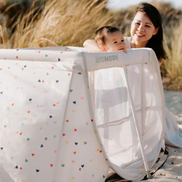 Lit de voyage Instant Confetti Hearts