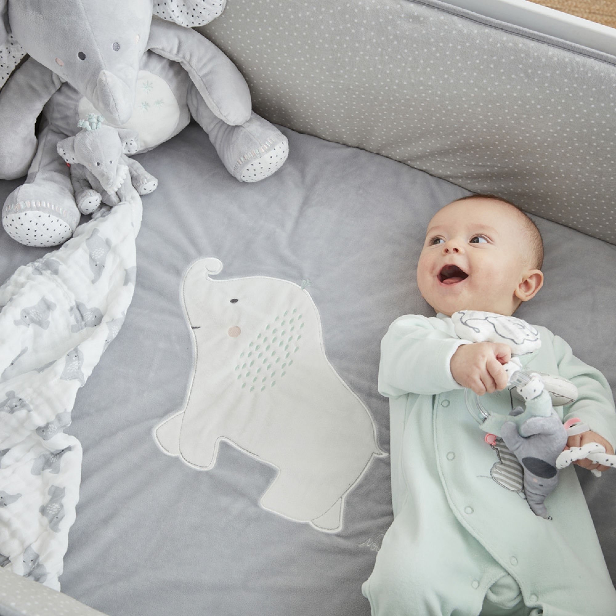 Noukie S Tapis De Parc Avec Bords Gris Anna Milo Made In Bebe