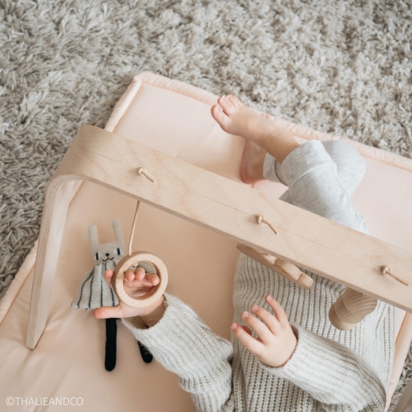 Arche d'éveil Naho avec Jouets en Bois