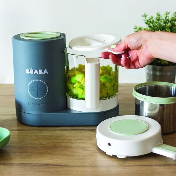 Robot Babycook Neo Gris mineral + Bavoir à manches évolutif et 2 en 1 Sage green + Coffret repas verre Eucalyptus