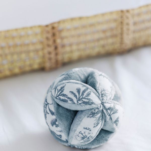 Balle de préhension bébé imprimée Toile de Jouy Bleu