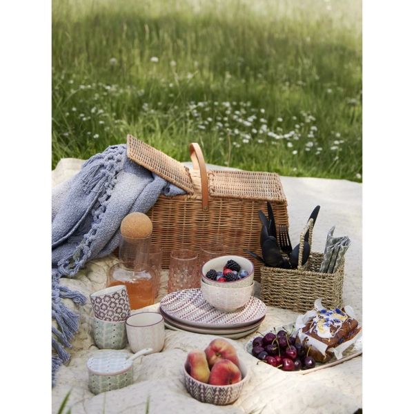 Panier pique nique en rotin tressé et anse en cuir
