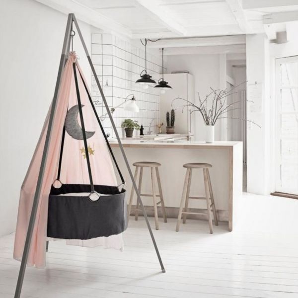 Berceau gris Classic avec trépied et voile Rose pastel