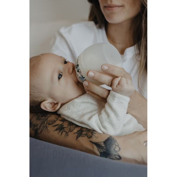 Biberon anti-colique en silicone medical 150 ml, That's Mine, Fleurs et lapins