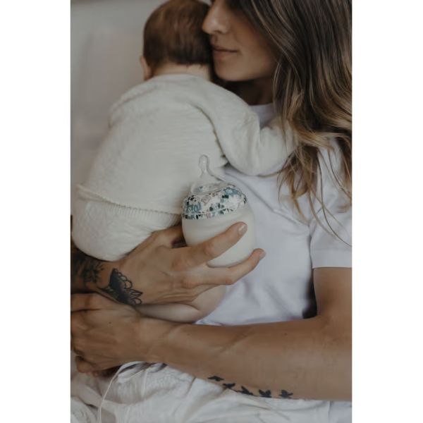 Biberon anti-colique en silicone medical 150 ml, That's Mine, Fleurs et lapins