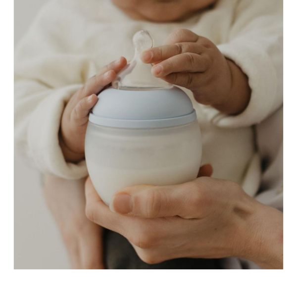 Biberon anti-colique en silicone medical 240 ml, Bleu-ciel