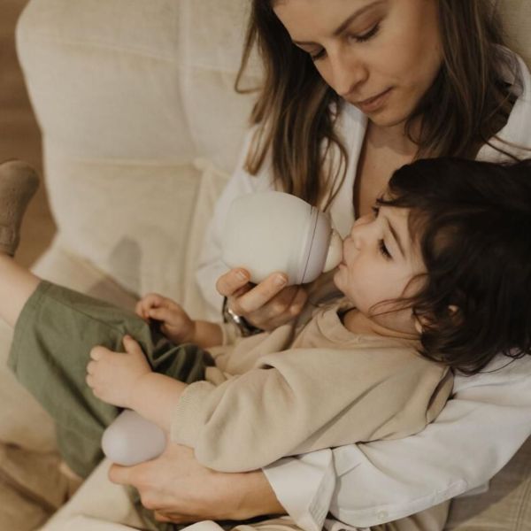 Biberon anti-colique en silicone medical 240 ml, Lilas