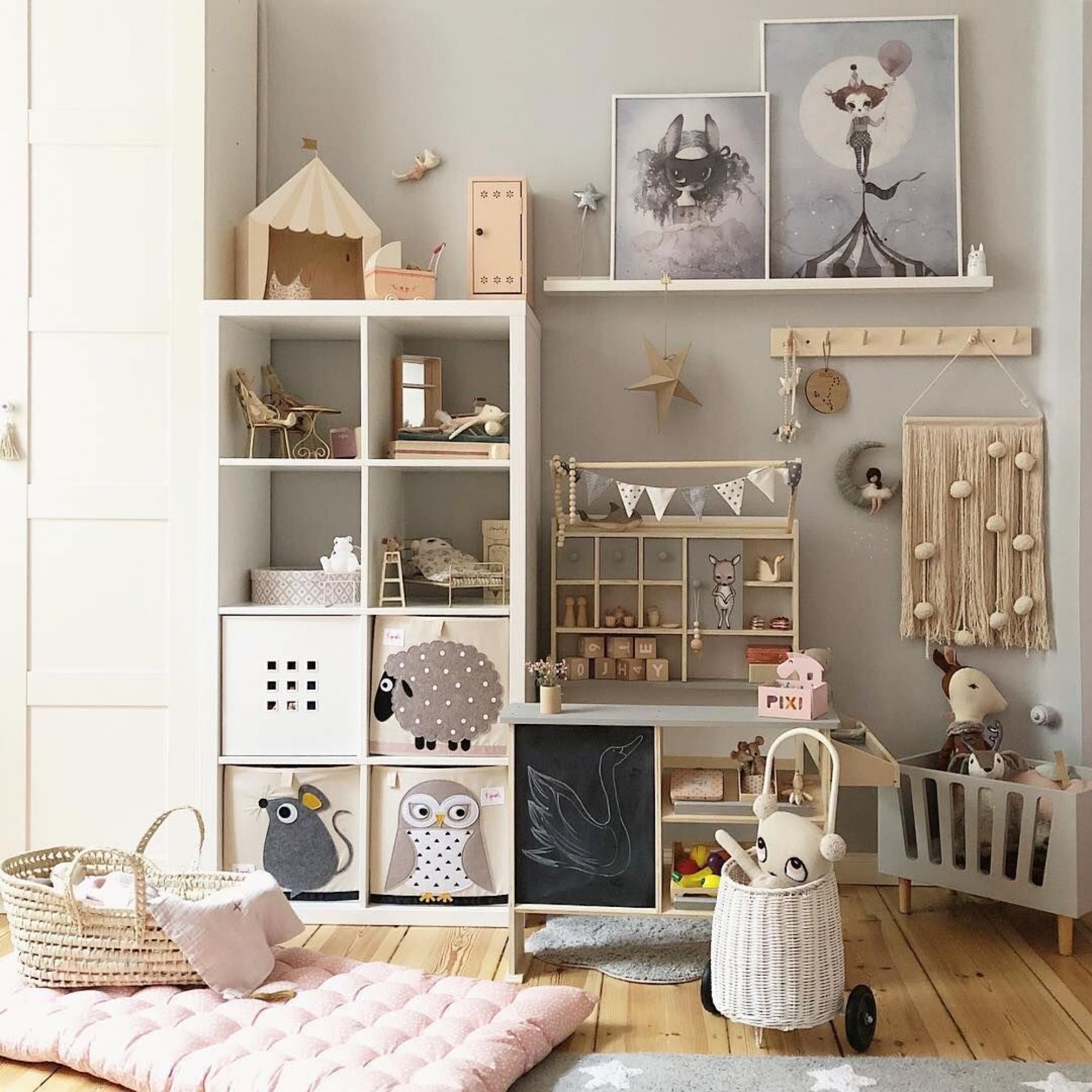 Cube de rangement Paon pour chambre bébé ou enfant