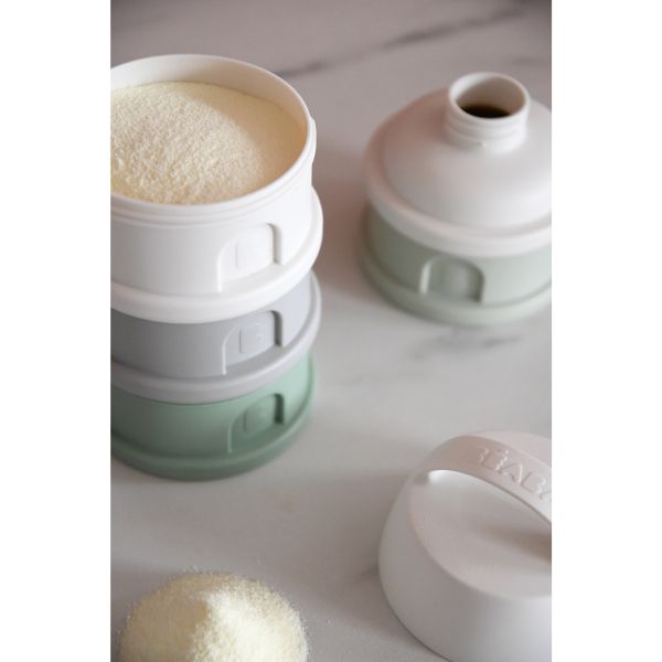 Boîte doseuse de lait empilable 4 compartiments Cotton white et Sage green
