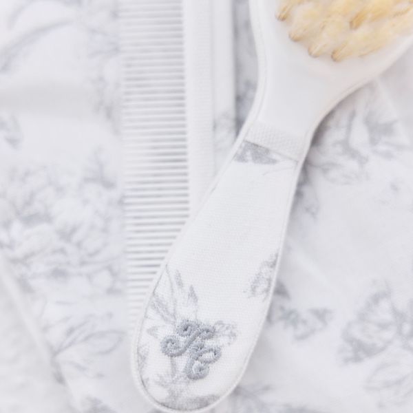 Kit brosse et peigne bébé imprimé Toile de Jouy Gris