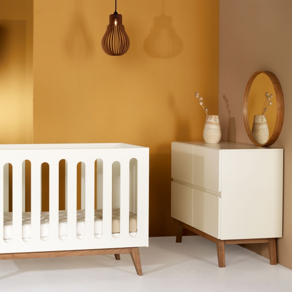 Chambre duo lit bébé 60x120 cm évolutif en canapé + commode avec plan à langer Trendy White