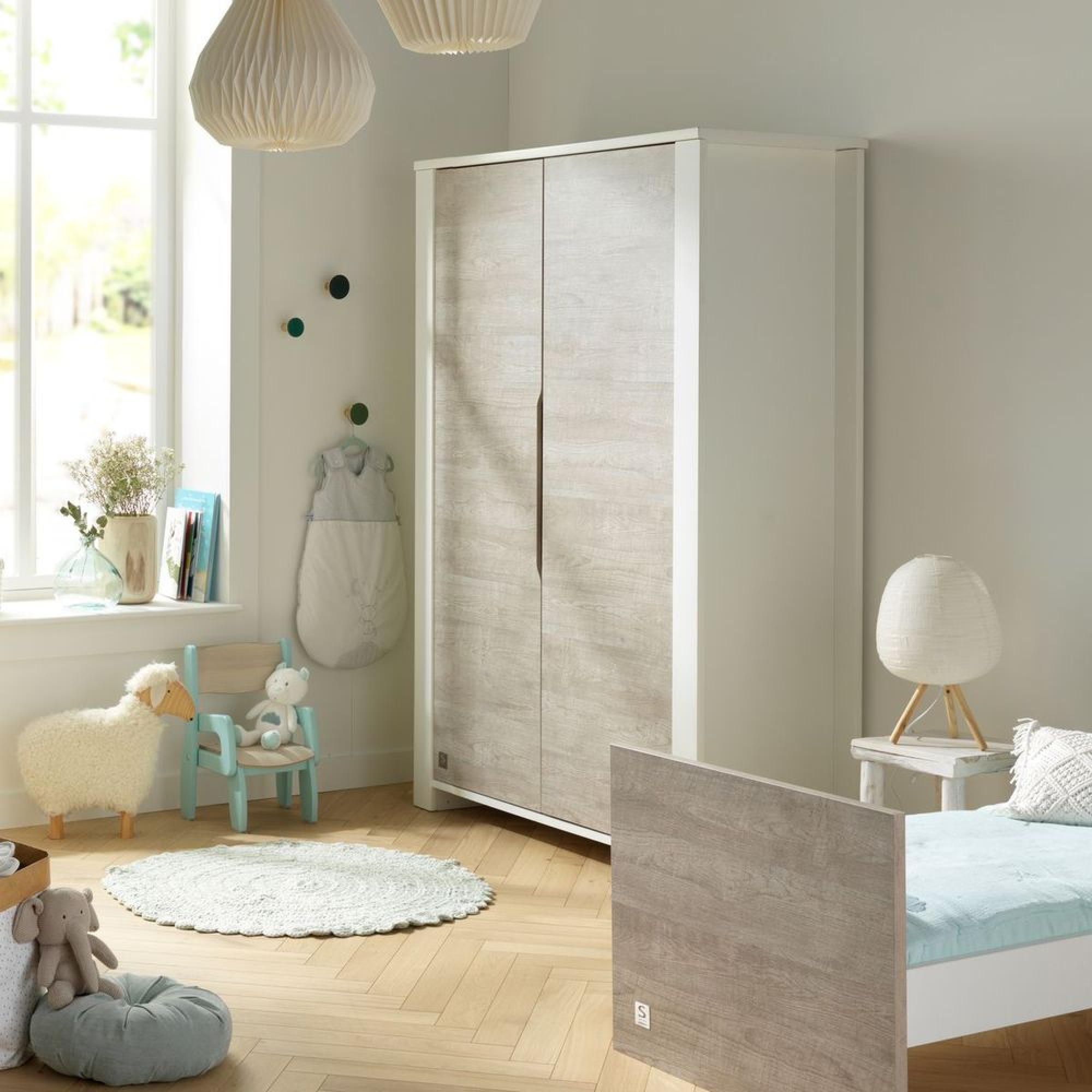 Chambre complète lit bébé évolutif - commode à langer - armoire