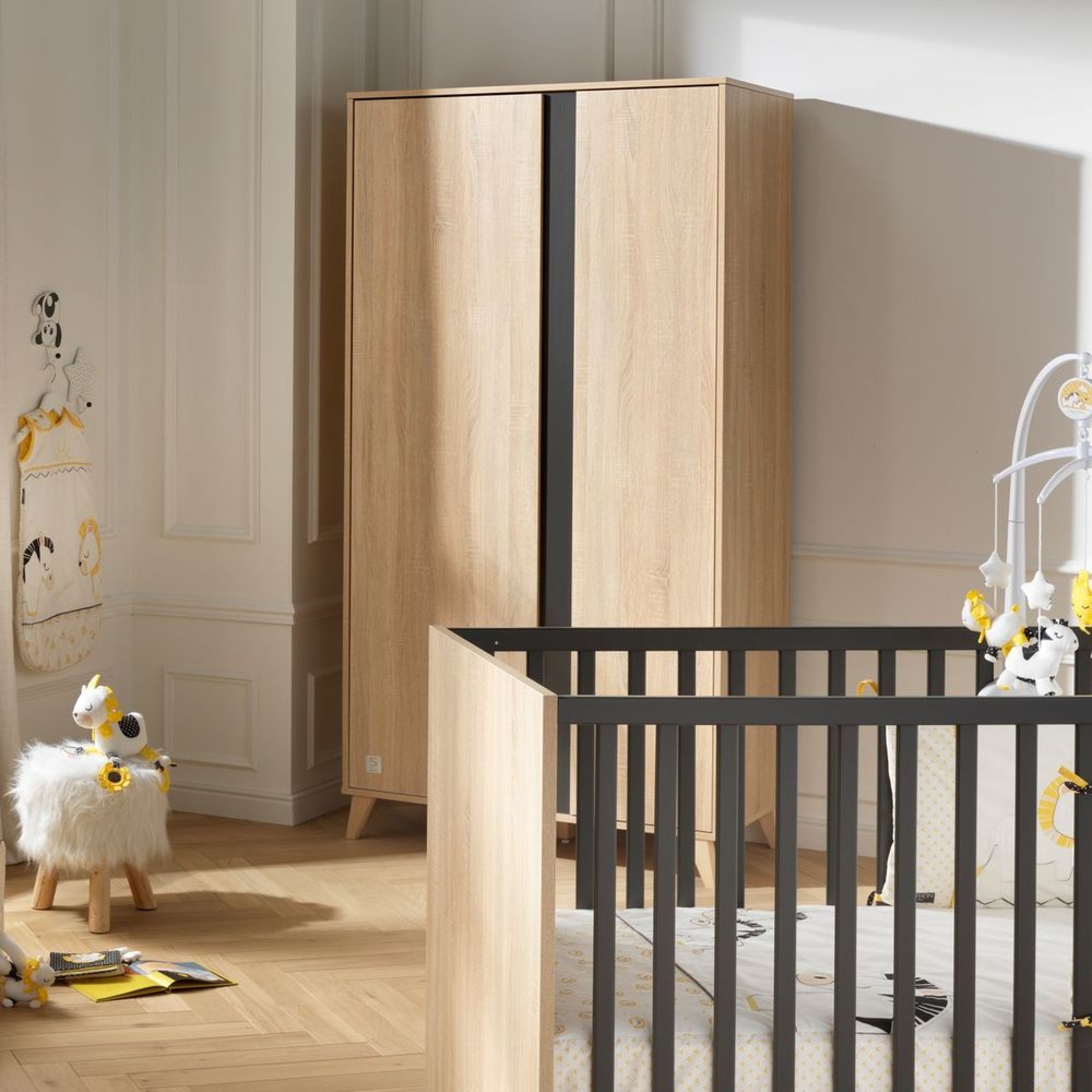 Chambre bébé trio lit bébé 60x120 + commode+armoire nova blanc lin de  Sauthon meubles sur allobébé