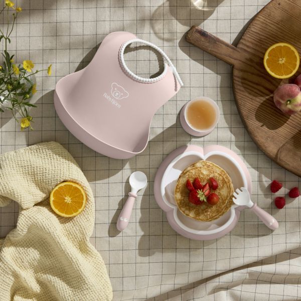 Coffret repas avec bavoir rose pastel