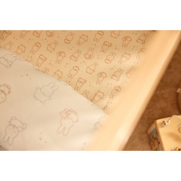 Drap housse 60x120 cm Jersey Miffy Moments - Light Terra