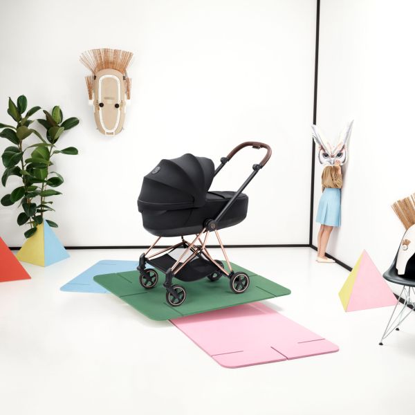 Poussette duo compacte Mios 4 avec nacelle pliable châssis Matt Black Cozy Beige