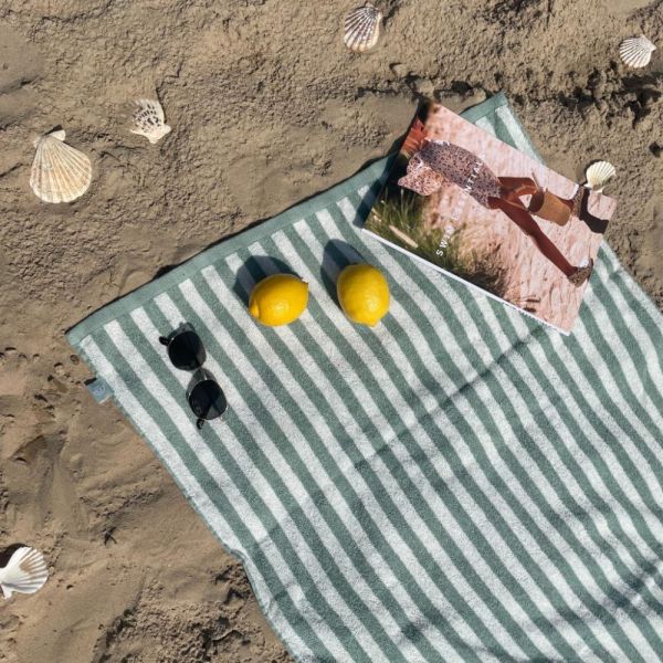 Serviette de plage coton 135 x 65 cm - Rayures vertes