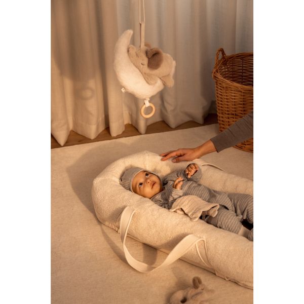 Réducteur de lit bébé avec poignées Gro Sandy