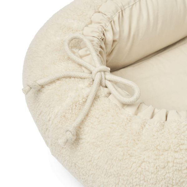Réducteur de lit bébé avec poignées Gro Sandy