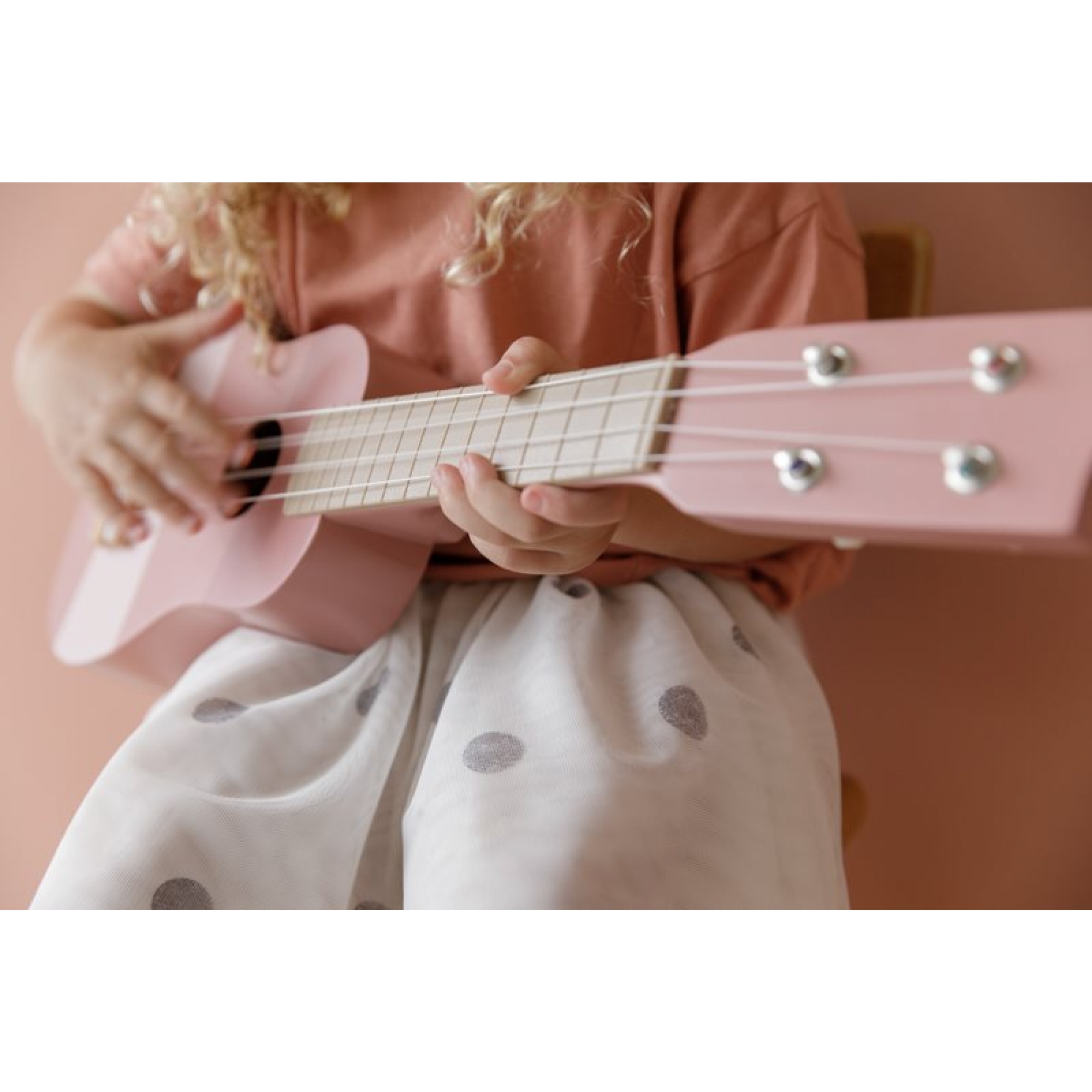 Guitare en bois rose - Made in Bébé