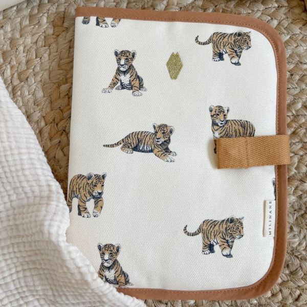 Protège carnet de santé Edgar Tigre Marron