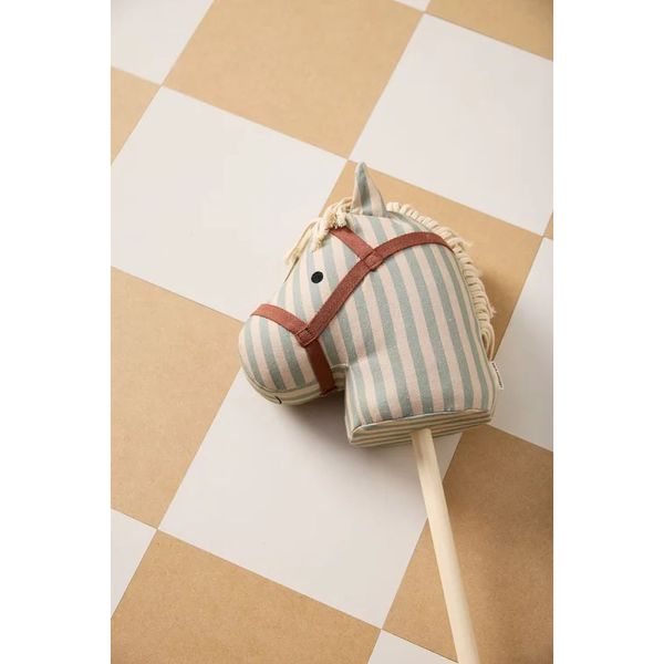 Cheval à bâton Sam