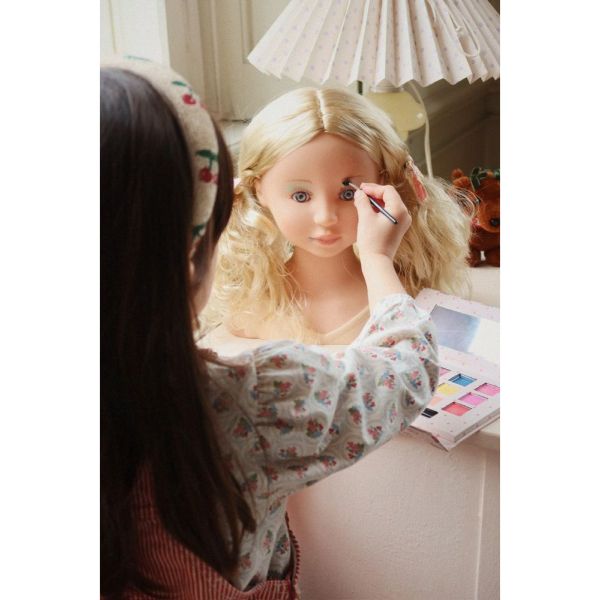 Salon de maquillage poupée - Lili