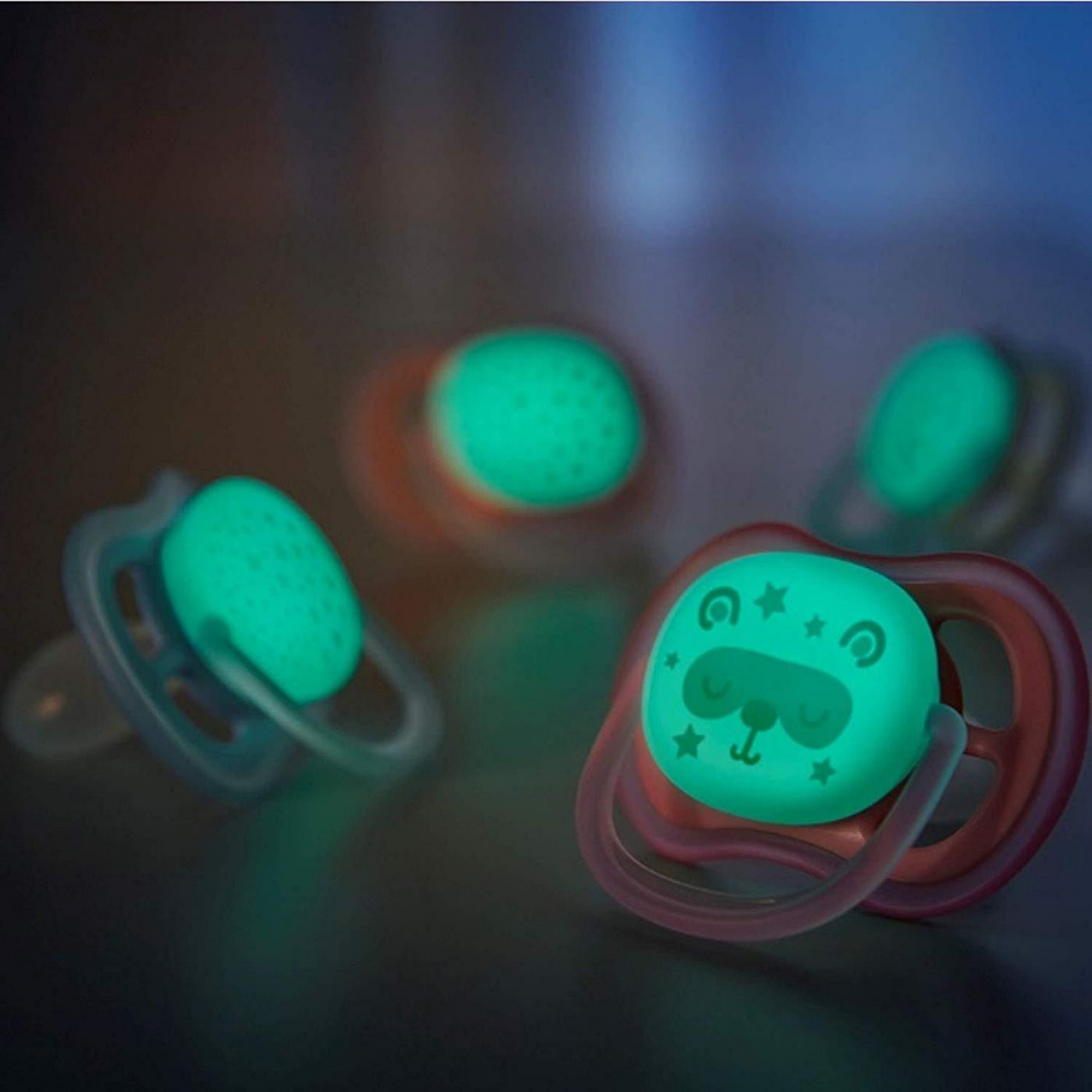 Philips Avent Lot De 2 Sucettes Ultra Air 0 6 Mois Phosphorescent Chien Et Etoiles Made In Bebe Philips Avent Lot De 2 Sucettes Ultra Air 0 6 Mois Phosphorescent Chien Et Etoiles Made In Bebe