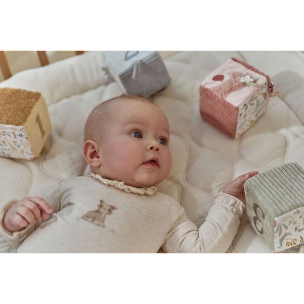 Lot de 4 cubes d'activités en tissu Safari Friends