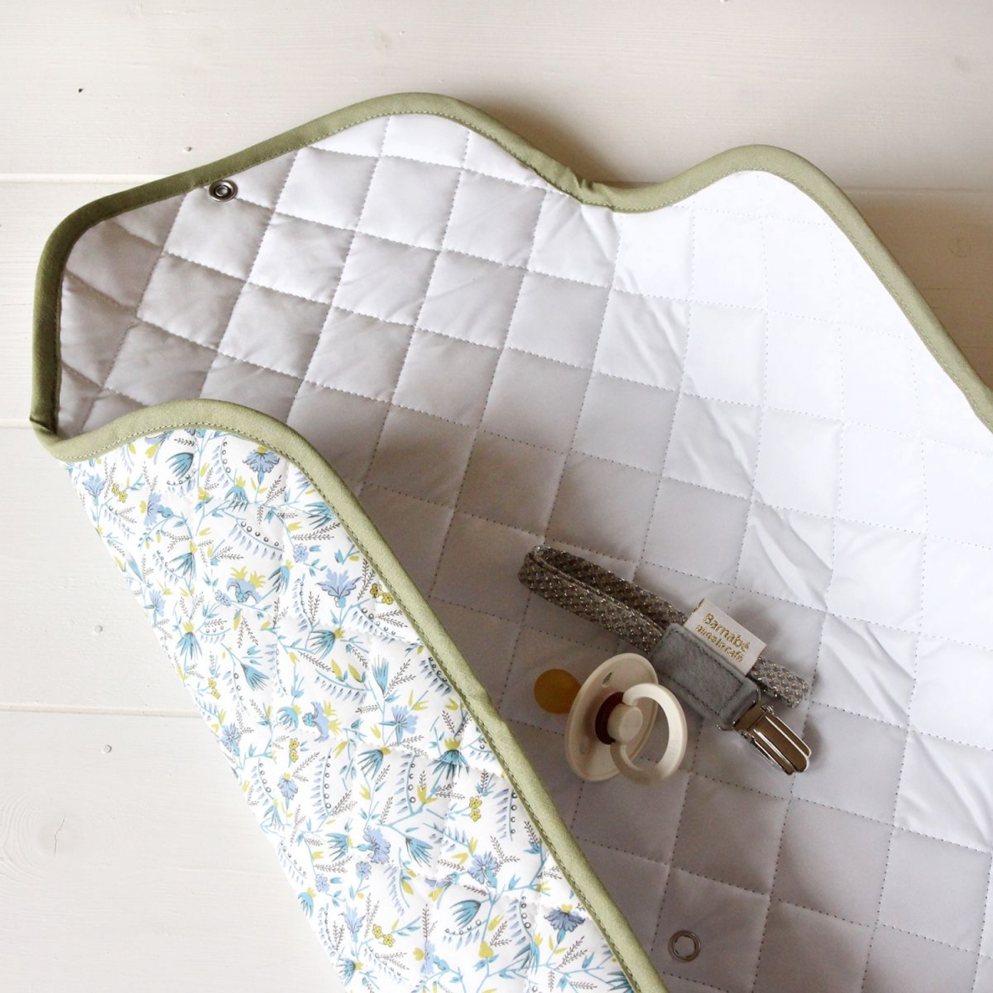 Barnabe Aime Le Cafe Matelas A Langer Nomade Leonard Made In Bebe