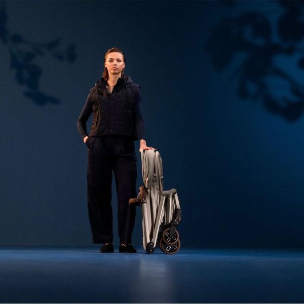 Poussette Fame Cabin oak Truffle