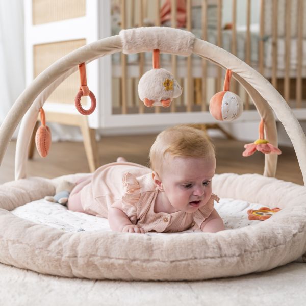 Tapis pouf avec arches MILA. LANA & ZOE