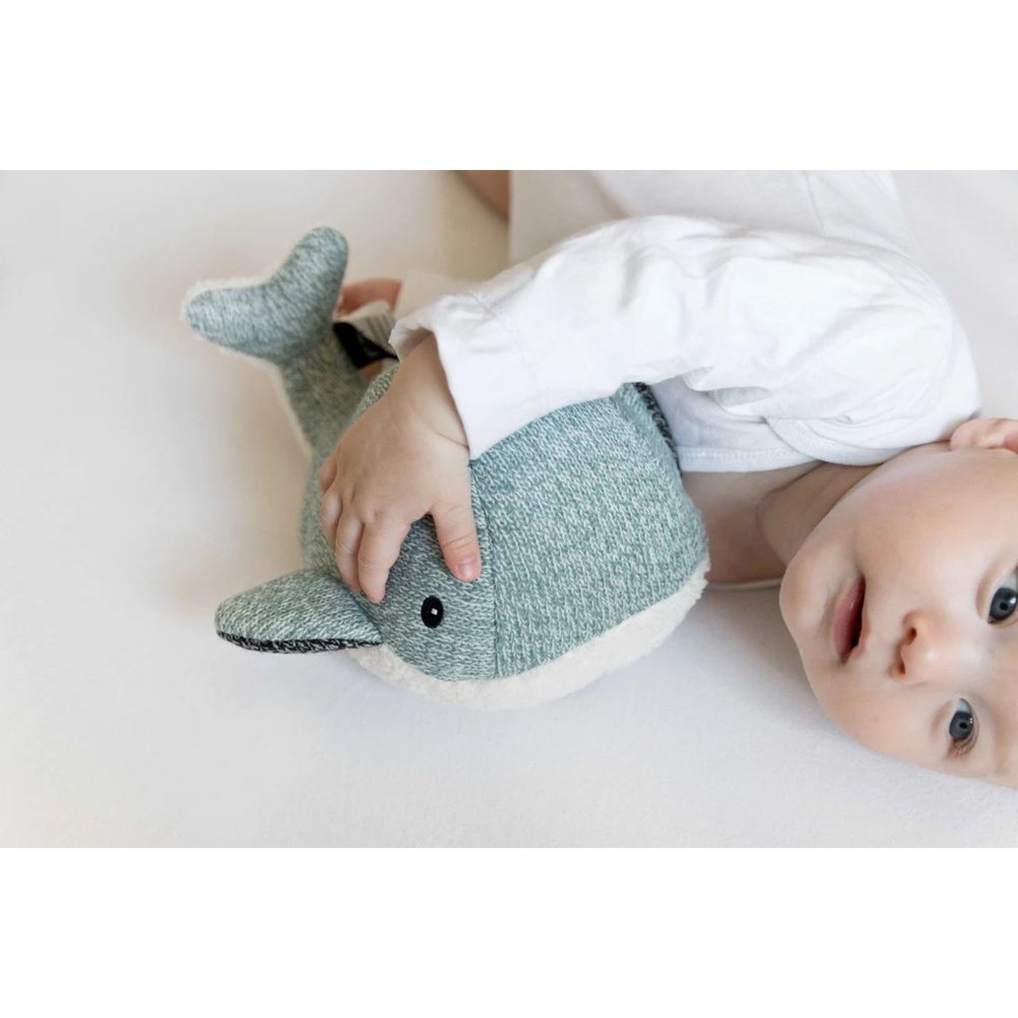Peluche bébé Bruit blanc - Baleine Moby (menthe) - FLOW AMSTERDAM - Perlin  Paon Paon