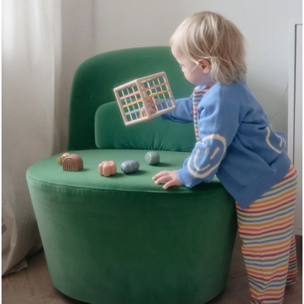Boîte à formes avec élastiques