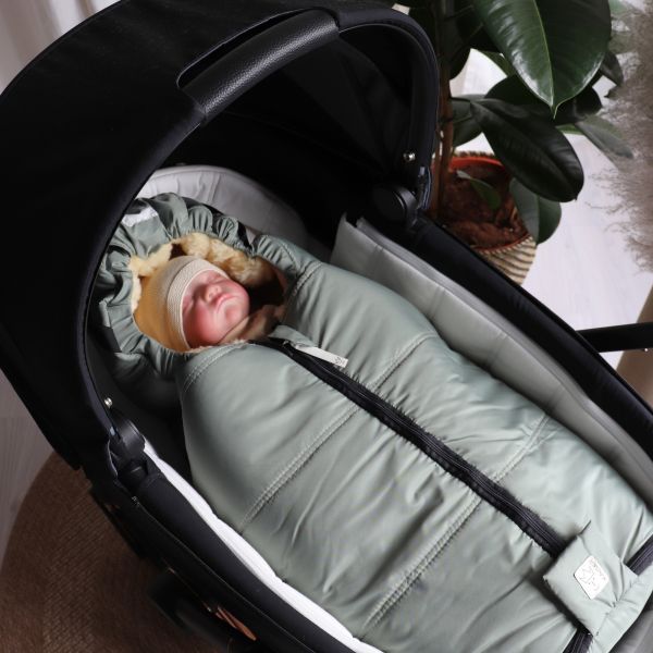 Chancelière pour siège-auto bébé en peau d'agneau NAADJA - Sauge vert/gris