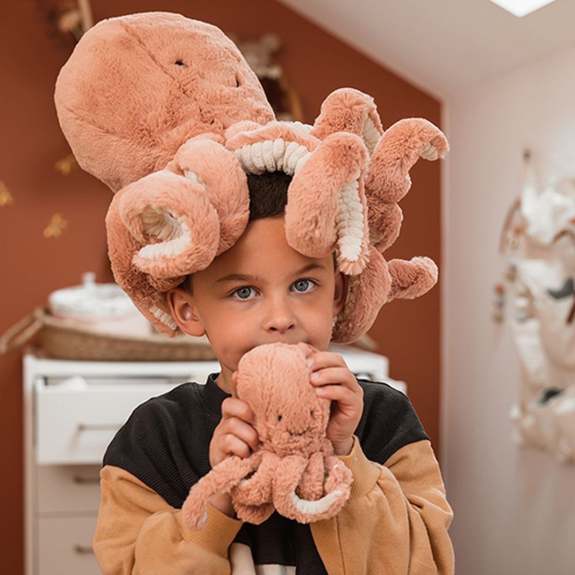 Jouet d'éveil bébé à suspendre Odell Octopus Jellycat - Dröm Design
