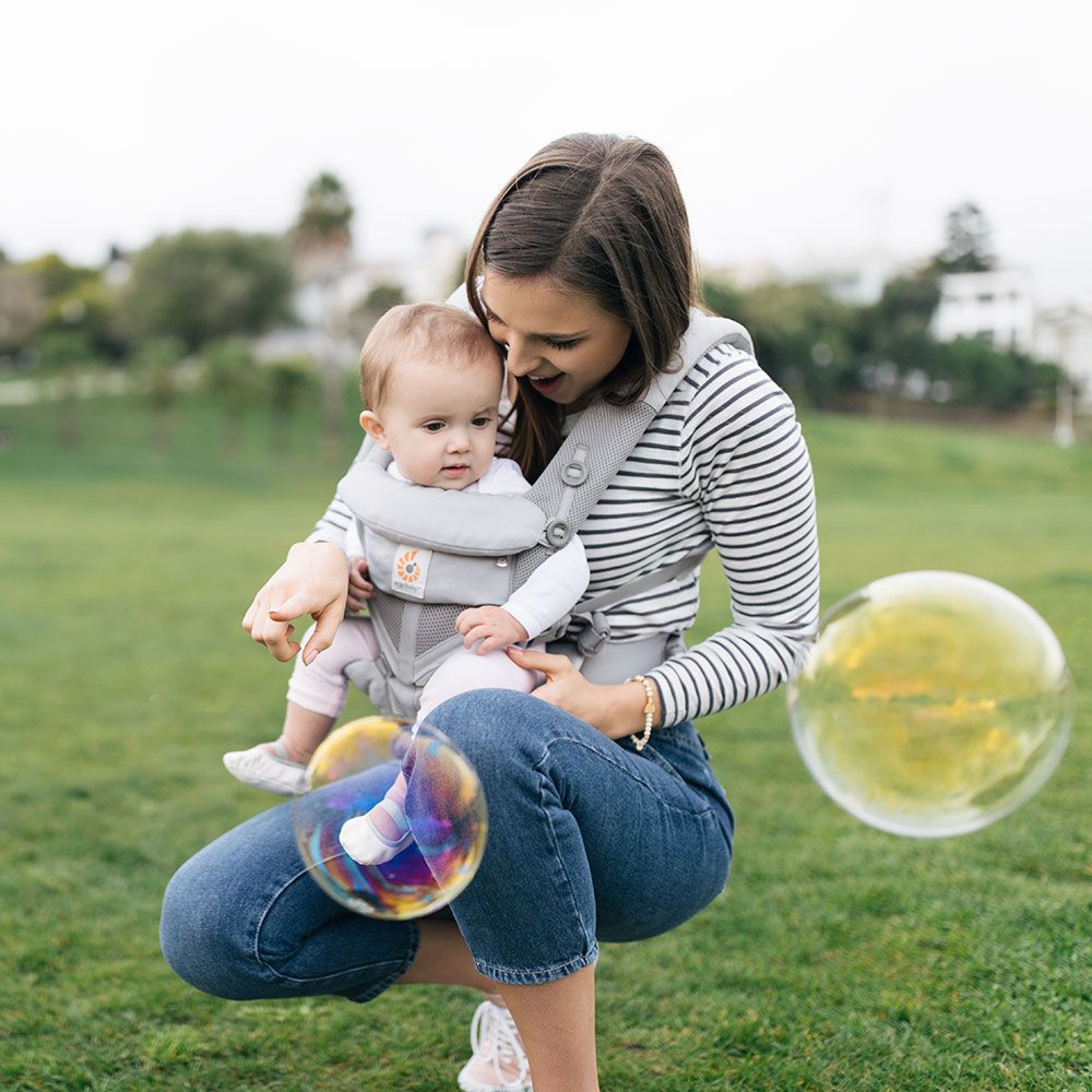 Porte-Bébé OMNI 360 MESH Gris ERGOBABY, Vente en ligne de Echarpe de portage  et porte bébé