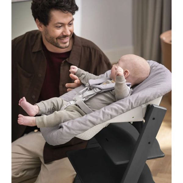 Pack chaise haute Tripp Trapp Chêne Noir + Newborn Set Gris