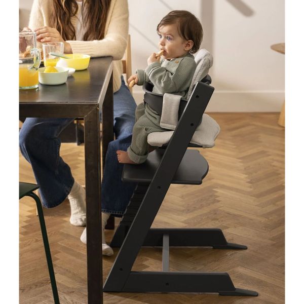 Pack Chaise haute Tripp Trapp chêne Noir et son Baby Set offert