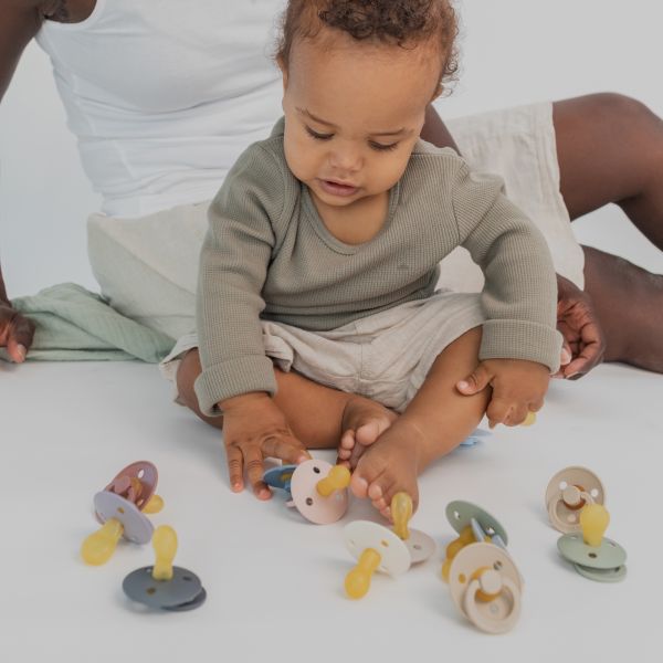 Pack de 2 sucettes Colour Caoutchouc anatomique 6 mois+ Fossil Grey et Mauve