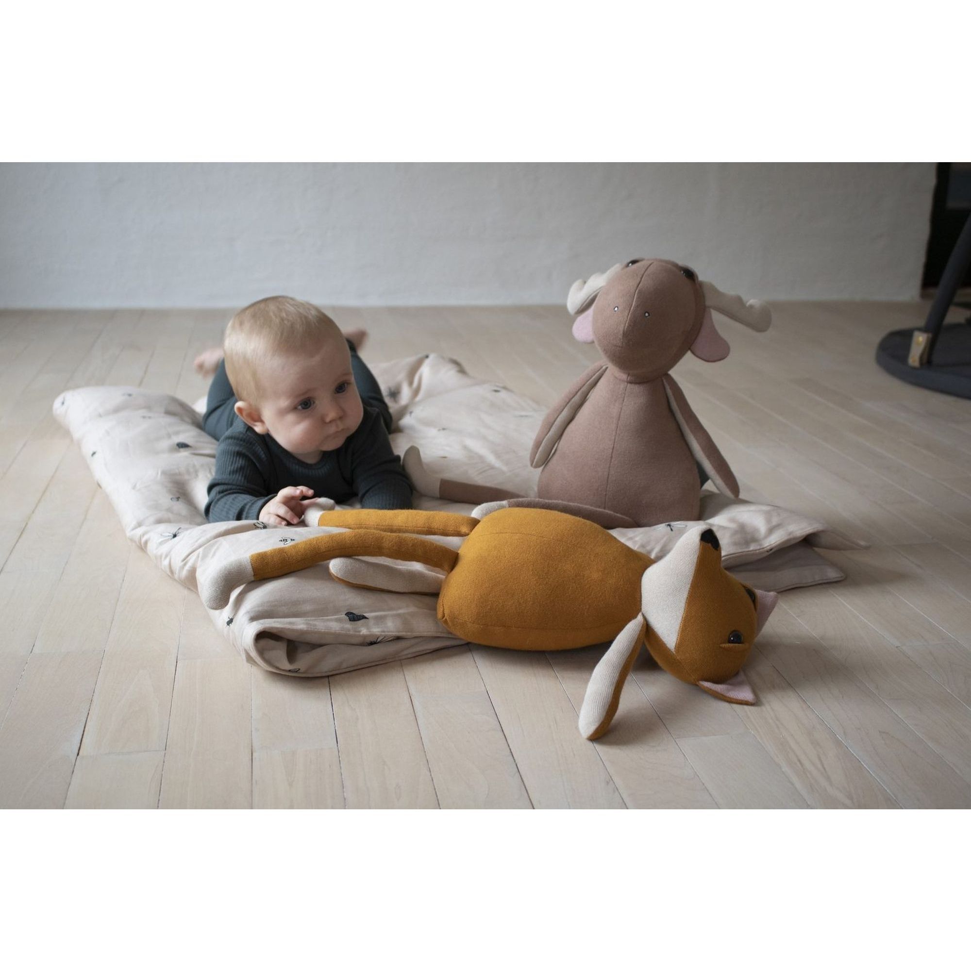 Jouet d'activité Freya le renard jouet à suspendre Filibabba - Bambinou