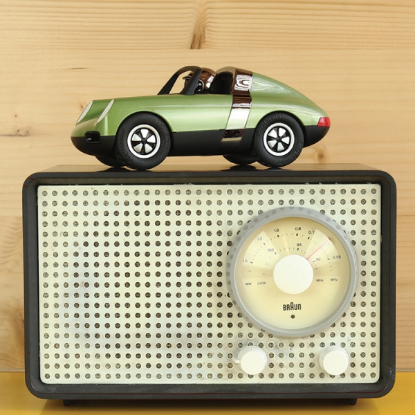 Voiture Luft vert olive 17.5 cm