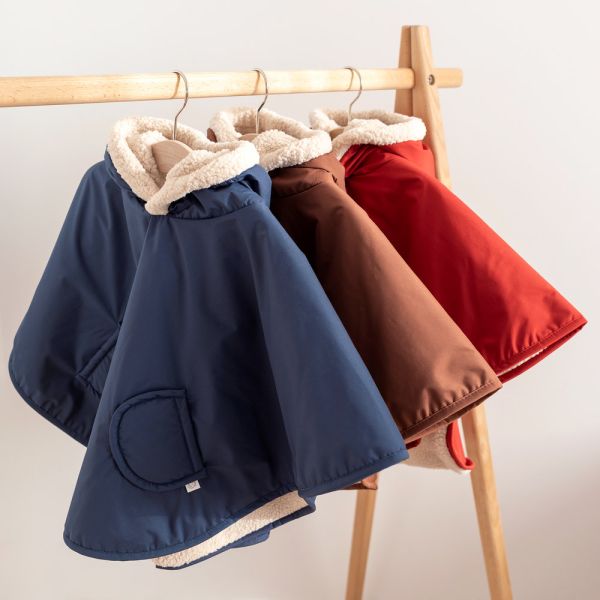 Poncho chaud de voyage imperméable Carmin