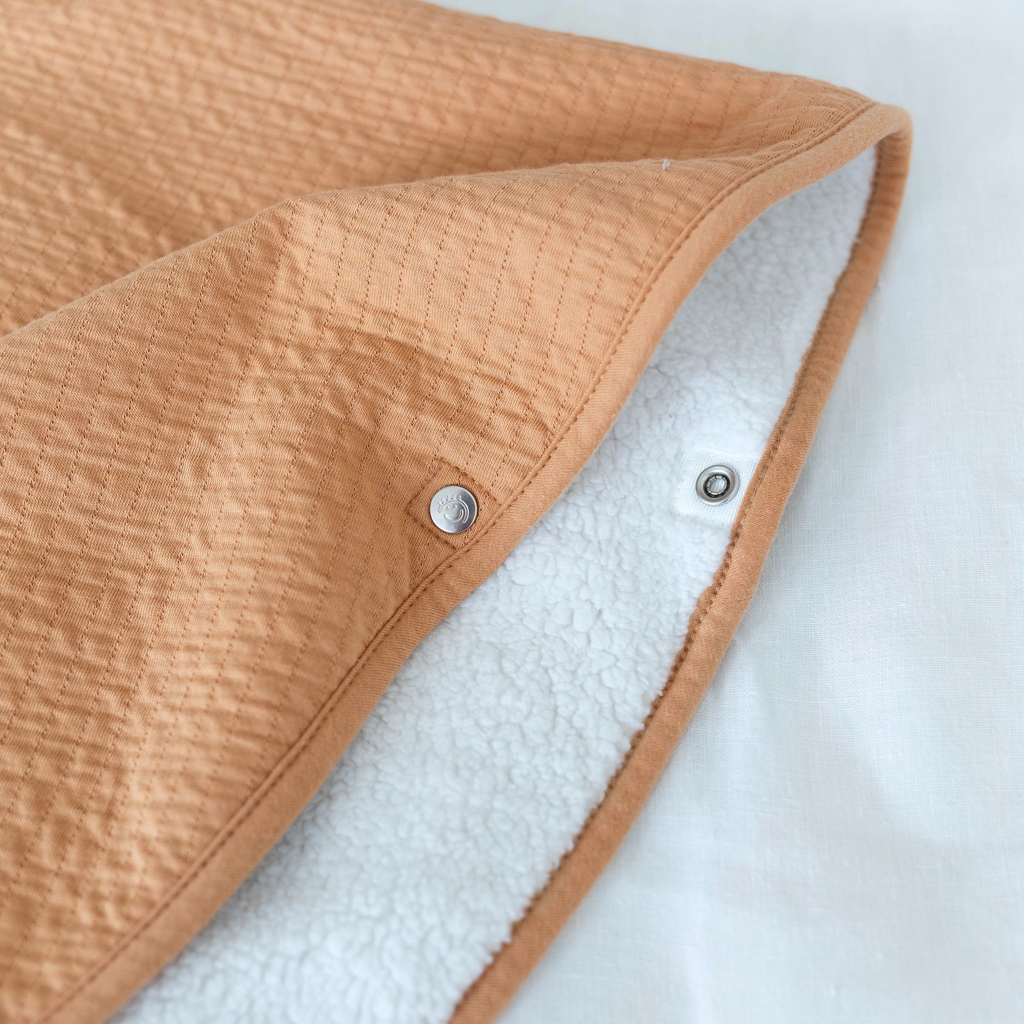 Poncho De Voyage Bemini 9-36 Mois - Sécurité Siège Auto | Pady Tetra Jersey + Teddy - Rose Blush