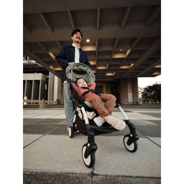 Poussette duo YOYO 3 - Châssis blanc Pack 6+ et nacelle Olive