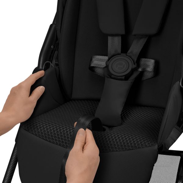 Poussette trio Melio Carbon 6 Magic Black avec siège auto Cloud G i-Size et nacelle