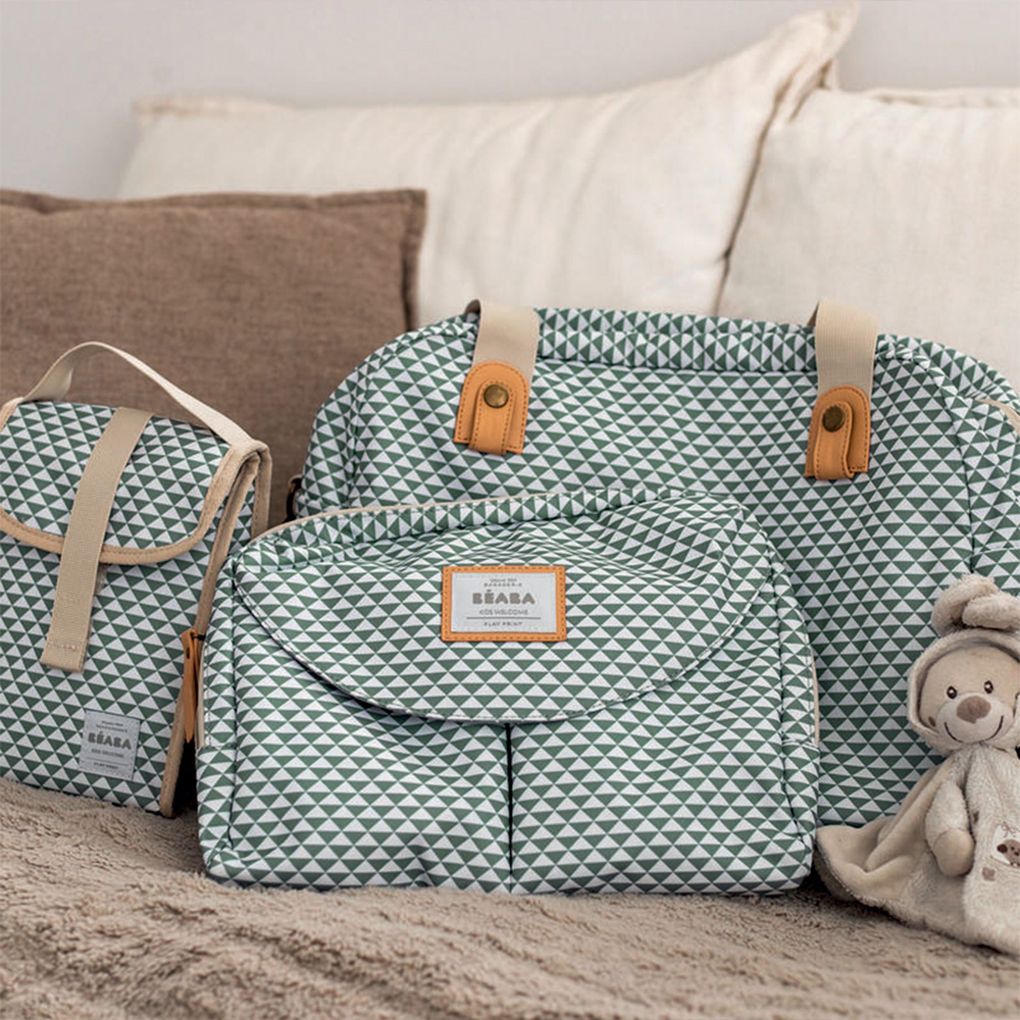 Sac Geneve 2 PLAY PRINT Grey/Corail BEABA, Vente en ligne de Sac à langer